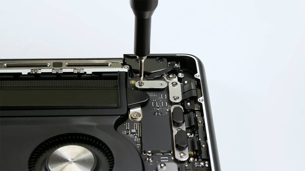 M5 MacBook Pro 拆解报告出炉! iFixit:内部设计更精细,但维修仍不容易 -