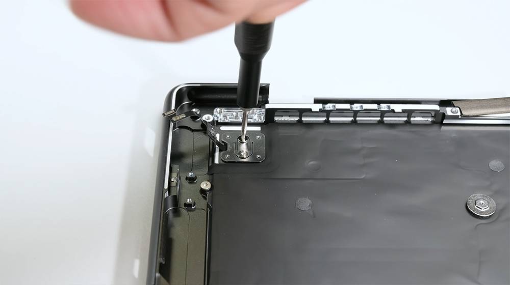 M5 MacBook Pro 拆解报告出炉! iFixit:内部设计更精细,但维修仍不容易 -